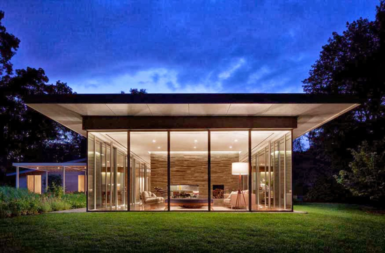 Millio Residence with custom architectural steel windows