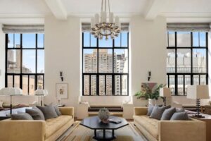 Brooklyn-Brownstone-with-custom-steel-window-assembly-with-operable-casements