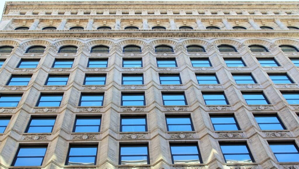 Aluminum Metro series windows for historical landmark