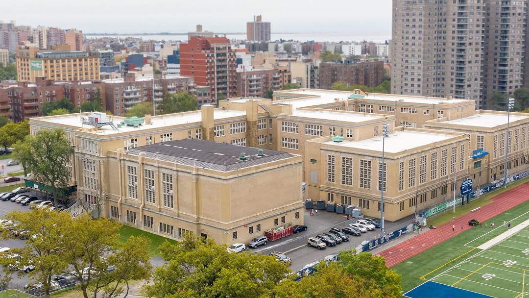 FR8600 fire-rated-steel series windows in NYC building